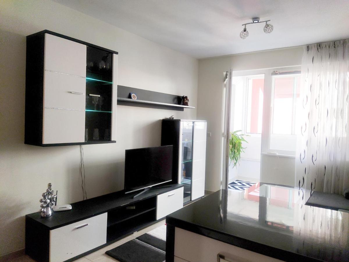 Modern Apartment In Burgas Екстер'єр фото