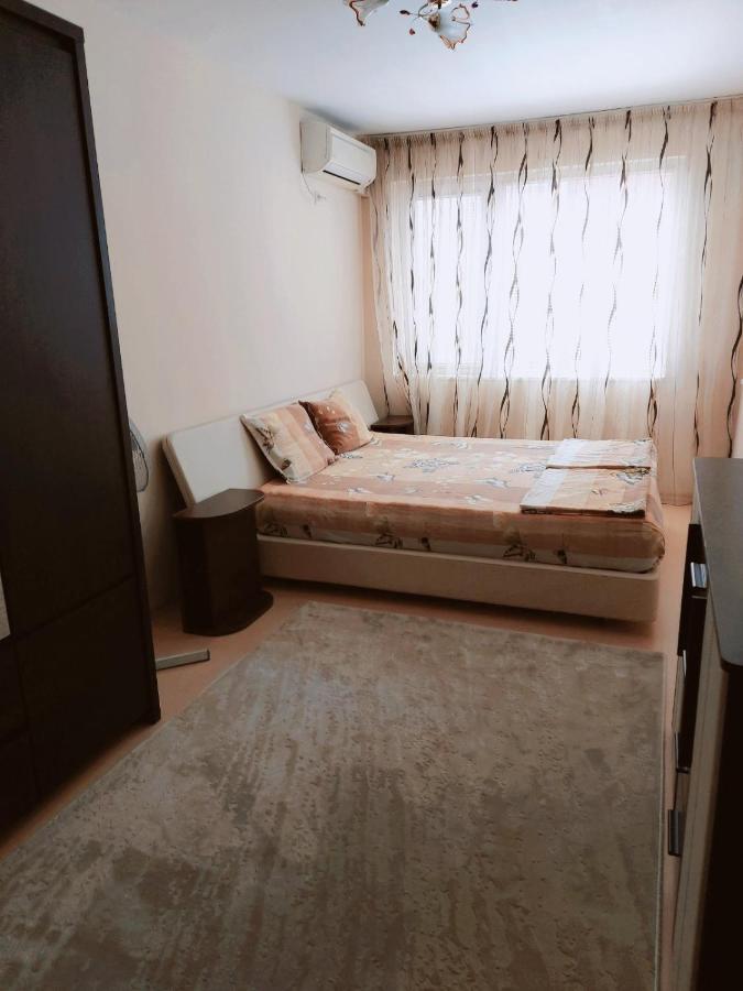 Modern Apartment In Burgas Екстер'єр фото