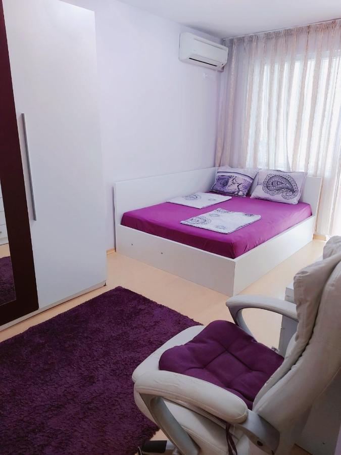 Modern Apartment In Burgas Екстер'єр фото